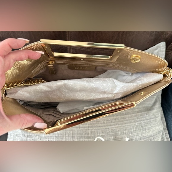 Michael Kors Glamorous Gold Berkley Clutch – NWT+ Dust Bag - Picture 5 of 9